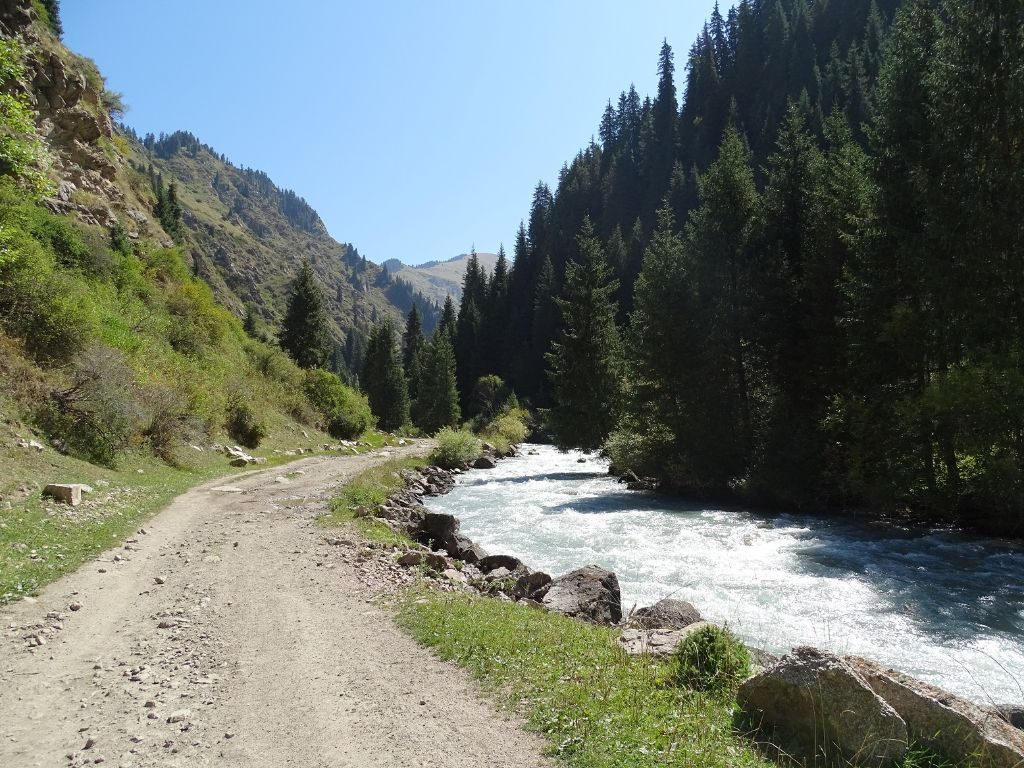 Kirgistan Altyn Arashan Wanderung