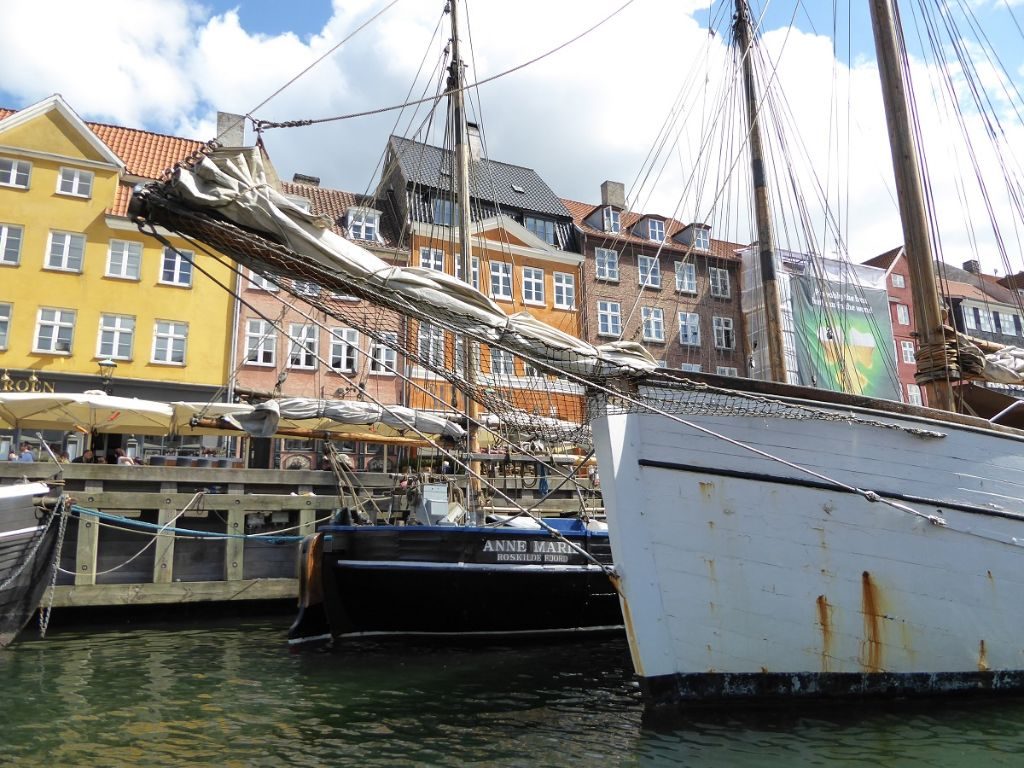 Kopenhagen vom Boot aus Nyhavn